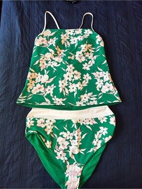 Lands' End Green Floral Backless Tankini with White Trim
